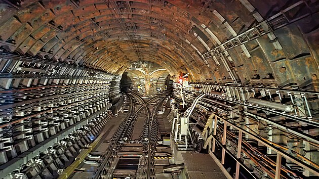 Vy�st�n� spojky z trasy C p�ed stanic� Florenc B