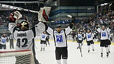 Hokejisté Havíova slaví vítzství v estém finálovém duelu druhé hokejové ligy...