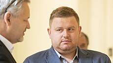 Mstský soud v Praze zaal eit podvod století. Mezi obalovanými z podvedení...