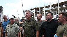 Nám�stek ruského ministra obrany Timur Ivanov p�i náv�t�v� Ruskem okupovaného...