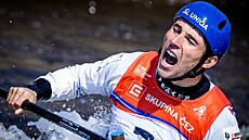 Ji�í Prskavec se raduje po dojetí závodu �eského poháru v Troji.
