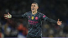 Phil Foden slaví branku v utkání proti Brightonu,