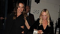 �lenky Spice Girls Mel C a Emma Buntonová odcházejí z oslavy Victorie...