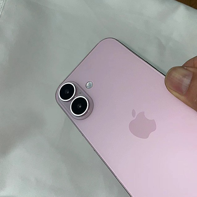 Rýsuje se datum premiéry iPhonů 16. Přišli byste na něj sami