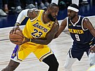LeBron James z Los Angeles Lakers bhem zápasu s Denver Nuggets.