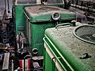 Motorová lokomotiva Rosnika T 334.0647 (710.647-9) v druném rozhovoru s...