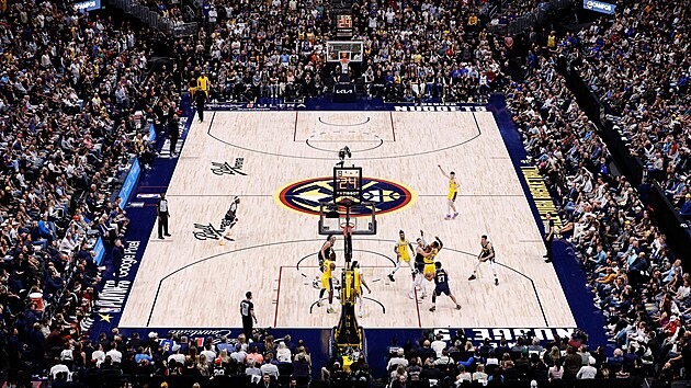 Utkn mezi Los Angeles Lakers a Denver Nuggets v play off NBA.