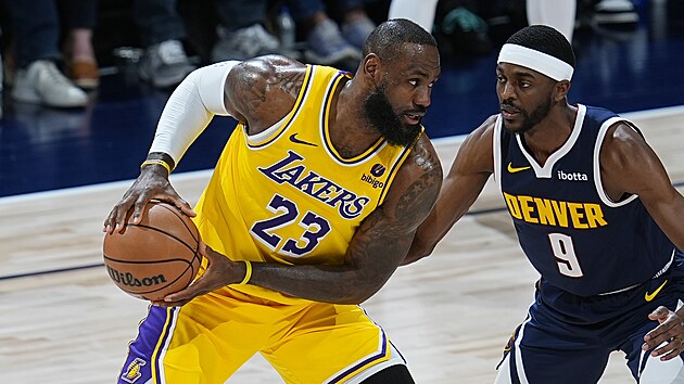 LeBron James z Los Angeles Lakers bhem zpasu s Denver Nuggets.