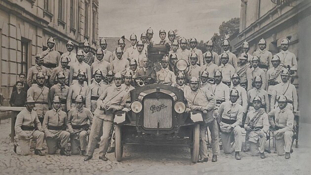 Spolená fotka jihlavských hasi kolem roku 1929