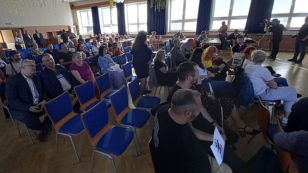 ast na debatch o plnech na gigafactory v Doln Lutyni na Karvinsku kles. (30. dubna 2024)