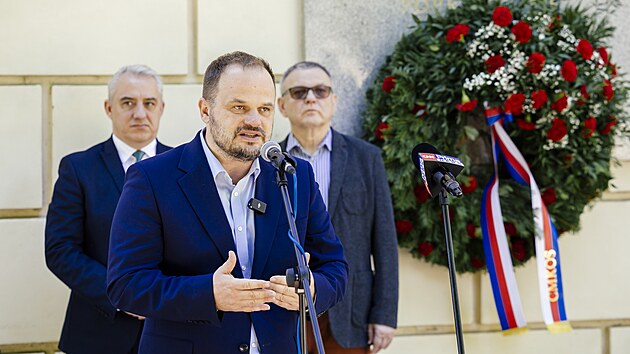 Z�stupci soci�ln� demokracie (SOCDEM) si spole�n� s odbor��i o den d��ve p�ipomn�li 134. v�ro�� Sv�tku pr�ce. (30. dubna 2024)