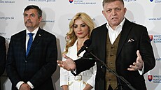 Na snímku je pedseda vlády Slovenska Robert Fico  ministryn kultury Martina...