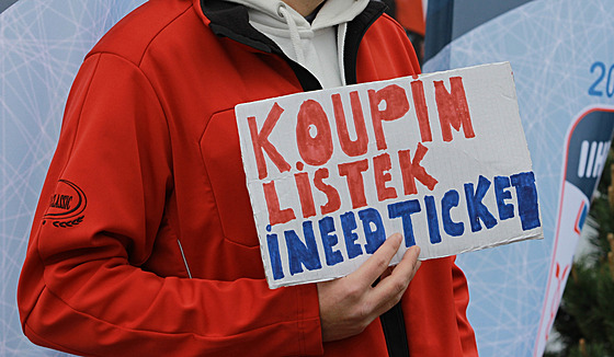 Zájemce o vstupenku na lední hokej, ilustra�ní snímek.