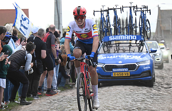 Mathias Vacek bhem závodu Paí - Roubaix