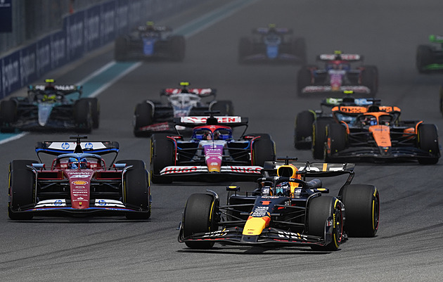 Verstappen vyhrál sprint i kvalifikaci v Miami, druhý byl vždy Leclerc