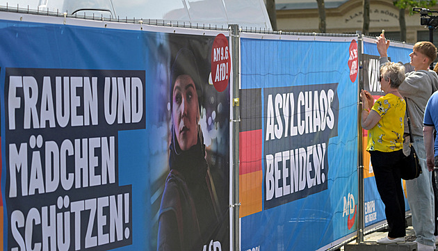 Další předvolební útok v Drážďanech. Terčem byl stánek protiimigrační AfD