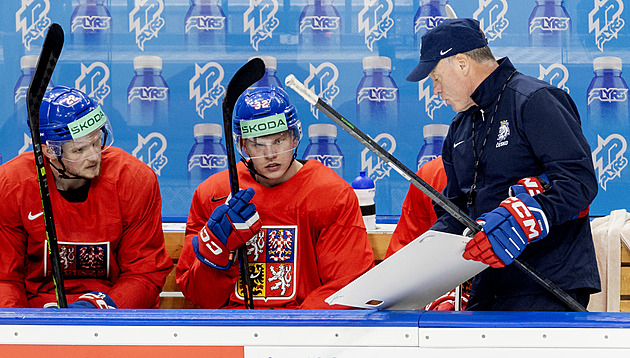 Loučení kouče šampionů. Rulík převezme Kladno, hledá se reprezentační náhrada Loučení kouče šampionů. Rulík převezme Kladno, hledá se reprezentační náhrada