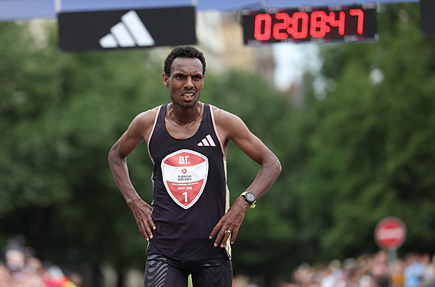 Pražský maraton ovládli Etiopané. Českými mistry jsou Edlman a Pastorová