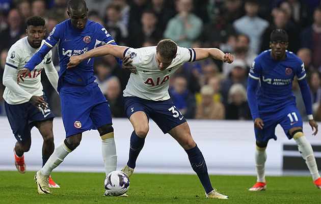 Chelsea zdola v derby s Tottenham a přiblížila se pohárovým příčkám