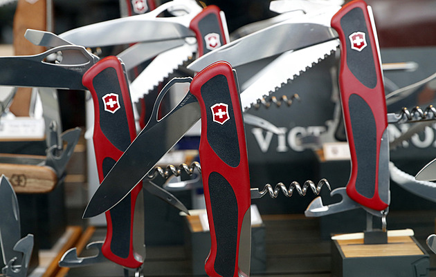 Švýcarský nůž nově bez čepele. Victorinox zato chystá verzi s cyklonářadím