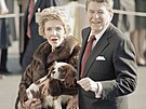 První dáma Nancy Reaganová s manelem a jejich novým psíkem