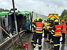 Na druhm kilometru Praskho okruhu u Jesenice havarovalo nkladn auto, kter...