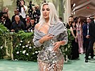 Kim Kardashianová oblékla korzet uitý ze starého brokátu