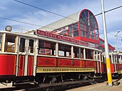 Historickou tramvajovou soupravu pjil do Liberce ze svého muzea Dopravní...