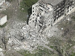 Ukrajinské msto asiv Jar po ruských útocích zachytily zábry z dron. (1....