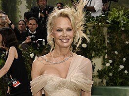 Pamela Andersonová na Met Gala v New Yorku (6. kv�tna 2024)