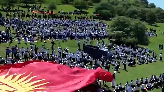 Zmrzlinsk vz najel do davu bhem oslav v Kyrgystnu