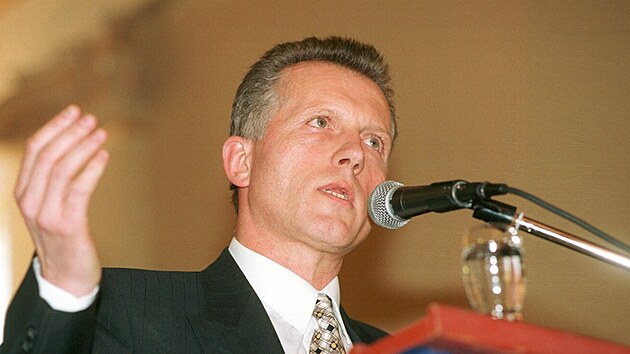 Miroslav Macek