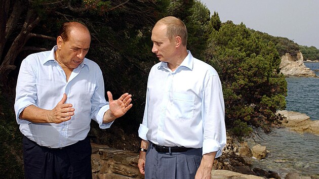 Silvio Berlusconi a Vladimir Putin na Sardinii (29. srpna 2003)