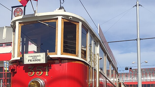 Historickou tramvajovou soupravu pjil do Liberce ze svho muzea Dopravn podnik hlavnho msta Prahy.