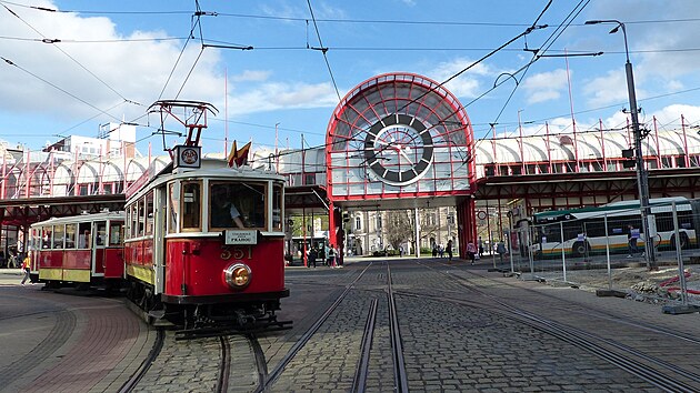 Historickou tramvajovou soupravu pjil do Liberce ze svho muzea Dopravn podnik hlavnho msta Prahy.