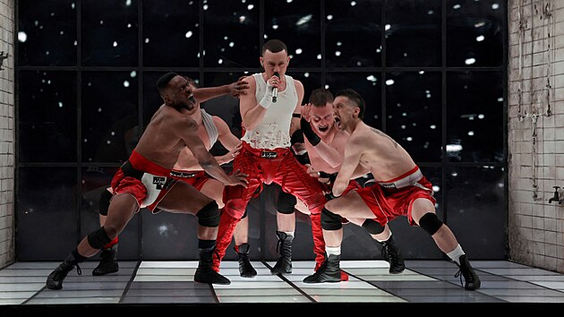 Britsk zpvk Olly Alexander na semifinle Eurovize 2024 ve vdsku