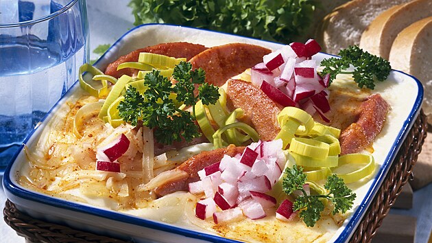 unka zapeená s pikantní omákou