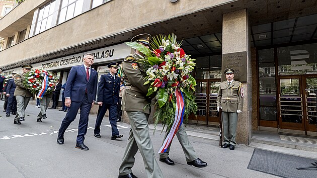 U eskho rozhlasu se konal pietn akt k uctn pamtky padlch v Praskm povstn. Po projevu generlnho editele eskho rozhlasu Renho Zavorala pronesl projev pedseda Sentu Milo Vystril (ODS), pedsedkyn Poslaneck snmovny Markta Pekarov Adamov (TOP 09), a prask primtor Bohuslav Svoboda (ODS). (5. kvtna 2024)