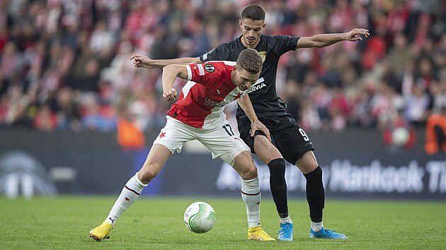 Kosovsk� �to�n�k Albion Rrahmani je�t� v dresu Ballkani v poh�rov�m z�pase na...