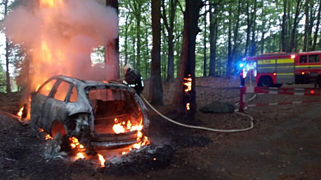 Porsche Cayenne shoelo v lese u Daic.