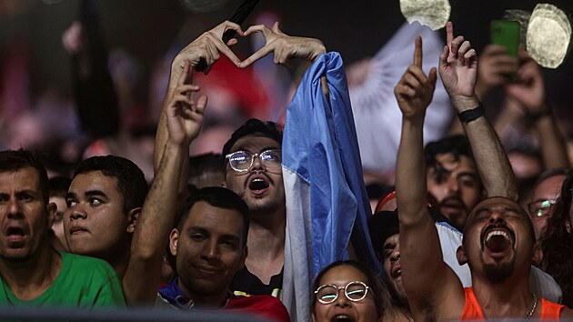 Madonna v rmci turn Celebration vystoupila na brazilsk pli Copacabana. Na koncert pilo odhadem 1,6 milionu lid. (4. kvtna 2024)