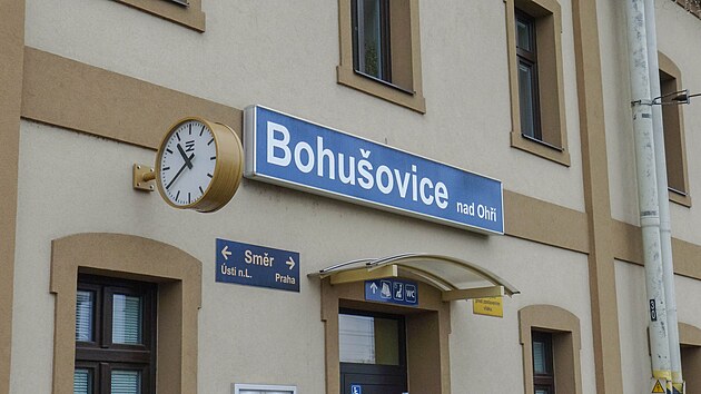 N�zev Terez�n ze jm�na stanice Bohu�ovice nad Oh�� zmizel teprve v roce 1961. GPS: 50.4913917N, 14.1495053E