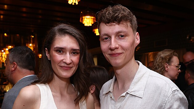 Marie Dan�i a Vojt�ch Vodochodsk� na premi��e t�et� �ady minis�rie Iveta (6. kv�tna 2024)