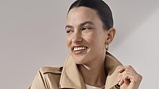 Nad�asový hn�dý kabát s páskem, cena 1399 K�