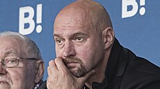 Libor Zábranský sleduje druholigový zápas fotbalist Zbrojovky Brno proti...