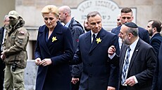 Prezident Polska Andrzej Duda a jeho manelka Agat opoutjí synagogu...