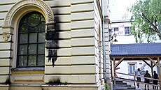 Synagoga Noykowch v polsk Varav pot, co kdosi na budovu hodil Molotovv...