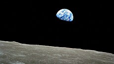 Jednu z nejslavnjích fotografií historie Earthrise poídil len posádky mise...