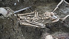 Archeologové ze Slováckého muzea v Uherském Hraditi objevili v zahrad kostela...