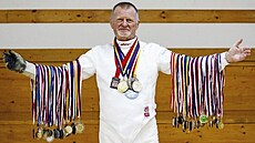 Jan Ku�era zasv�til �ermu celý �ivot. Dodnes minimáln� t�ikrát týdn� trénuje.